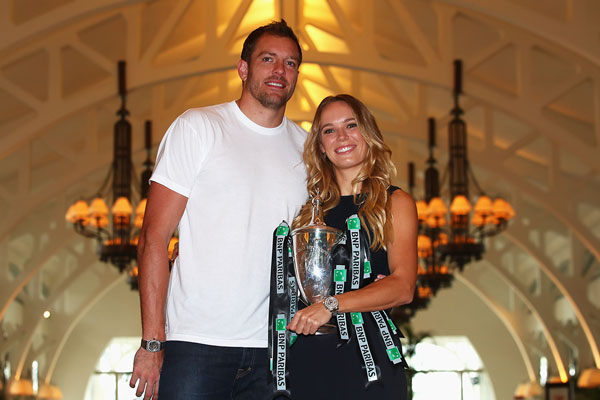 ウォズニアッキがプロバスケットボール選手のデビッド・リーと婚約