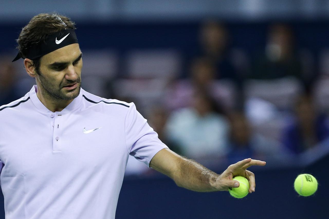 フェデラーが地元バーゼルで1回戦勝利 [スイス室内] | テニスマガジン
