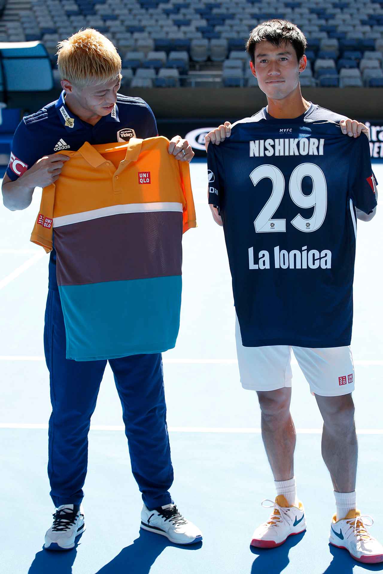 メルボルンでユニフォーム交換 | テニスマガジンONLINE｜tennismagazine.jp