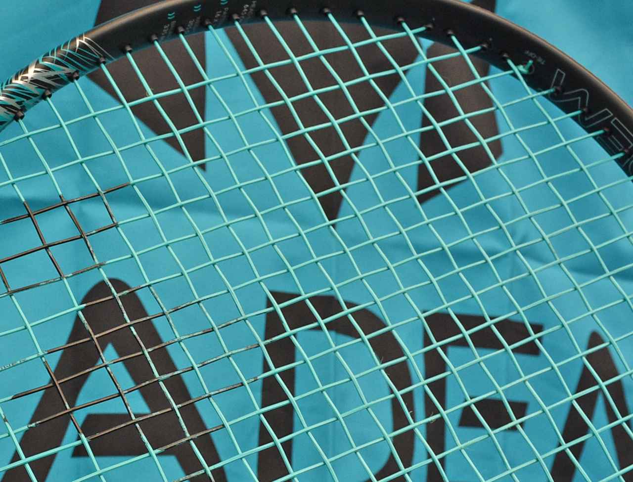 プロ視点でプロ仕様に”つくられたラケット DIADEM（ダイアデム