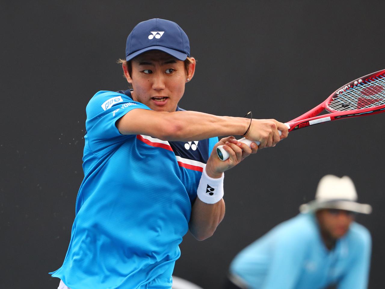 西岡良仁が18歳ナカシマに競り勝ちキャリア3度目のツアー4強へ