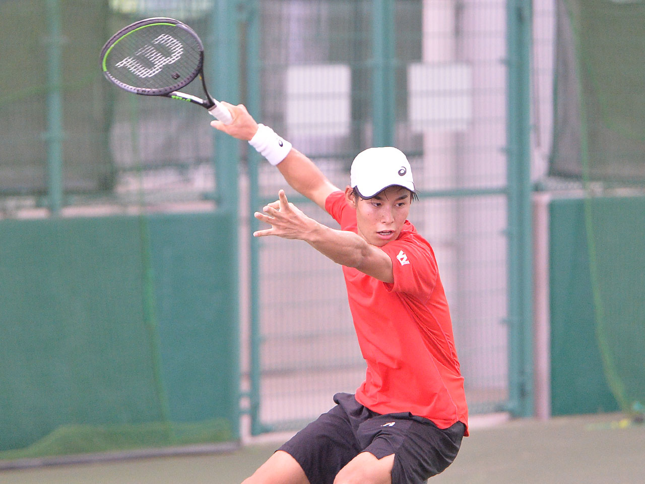 渡部将伍（早大3年）が羽澤慎治（慶大4年）を破り8強へ、女子は大会5日