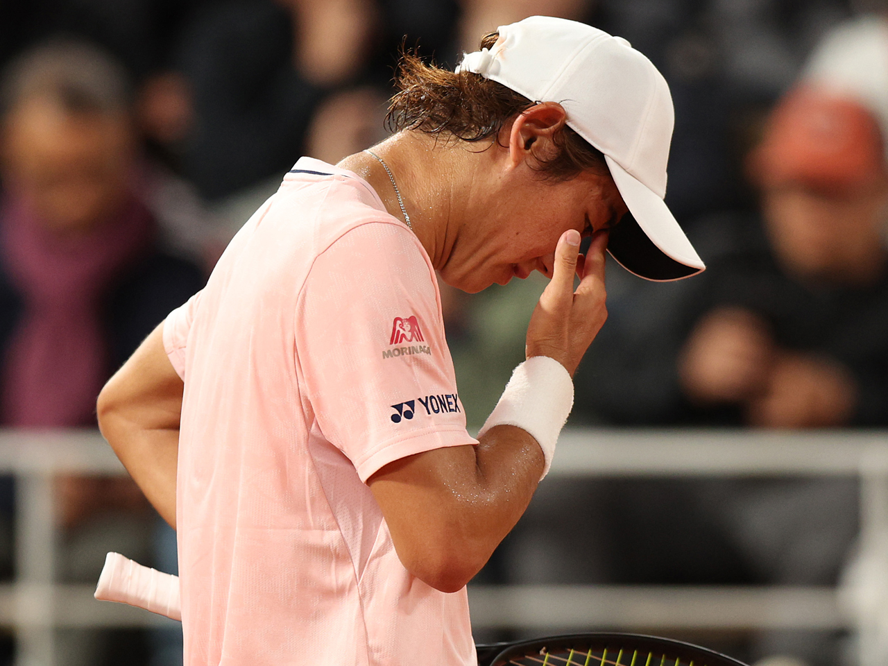 西岡良仁は前年覇者ジョコビッチに対するナイトセッションの1回戦に敗れる フレンチ オープン テニスマガジンonline Tennismagazine Jp