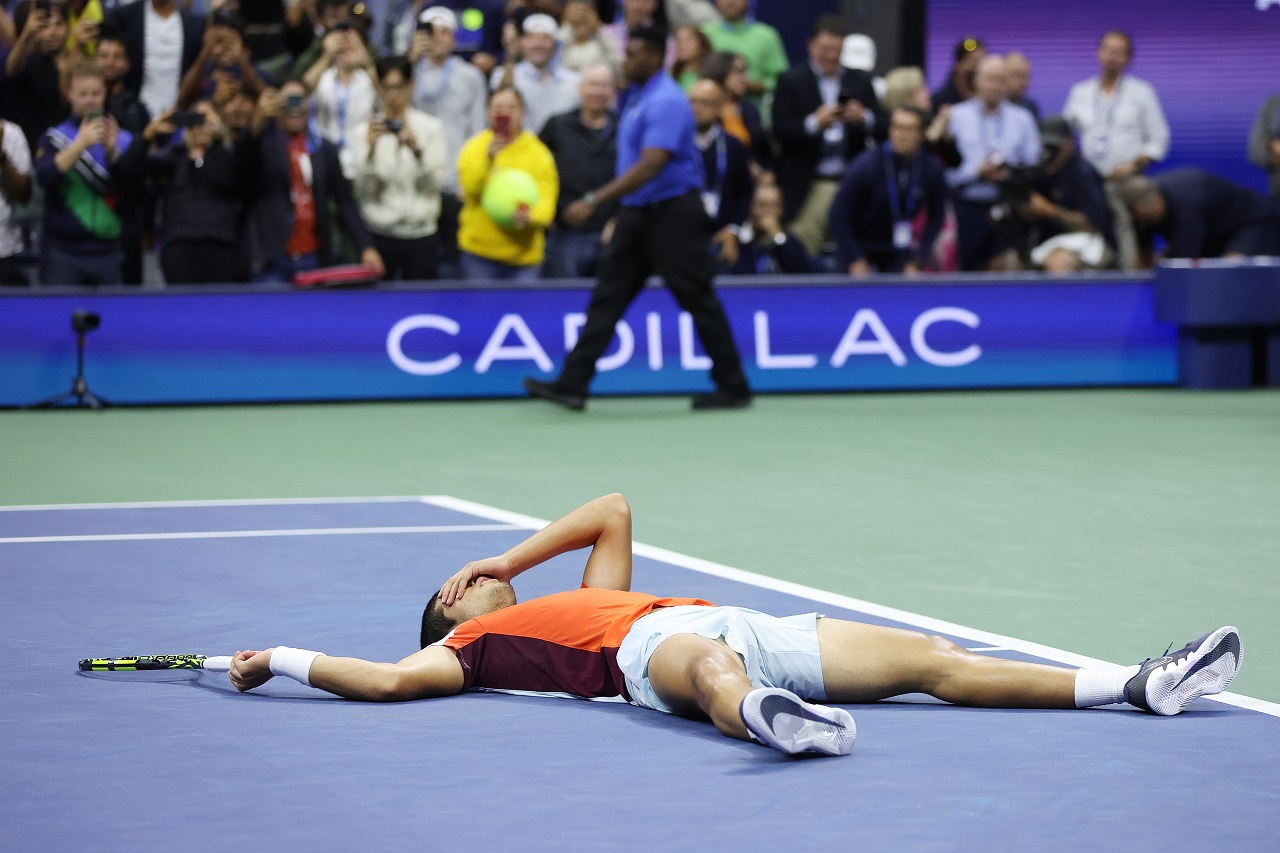 アルカラスが初のグランドスラム準決勝進出、深夜3時に迫る死闘の末に