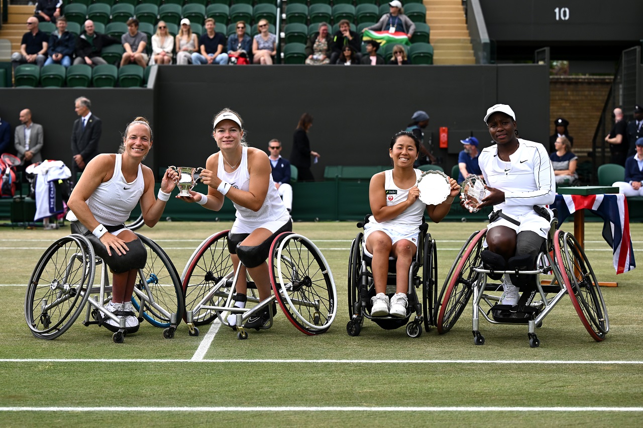 シングルス決勝を戦ったデ グロートとグリフィオンが同ペアでのグランドスラム初タイトルを獲得 [ウインブルドン車いすの部] テニスマガジン