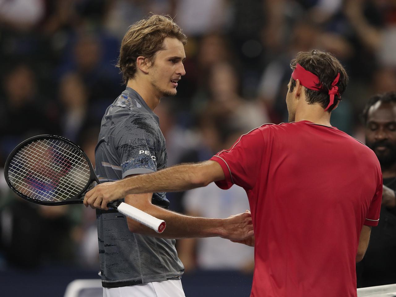 フェデラーがチチパスを退け、決勝でデミノーと初対戦 [スイス室内