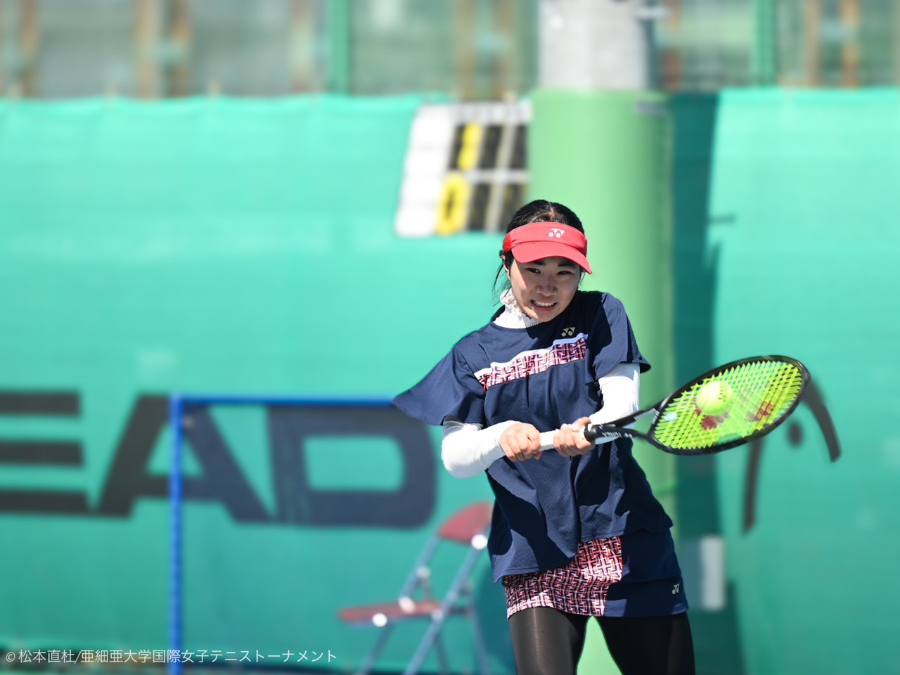 17歳の西村佳世がディフェンディング・チャンピオンの川口夏実を倒して