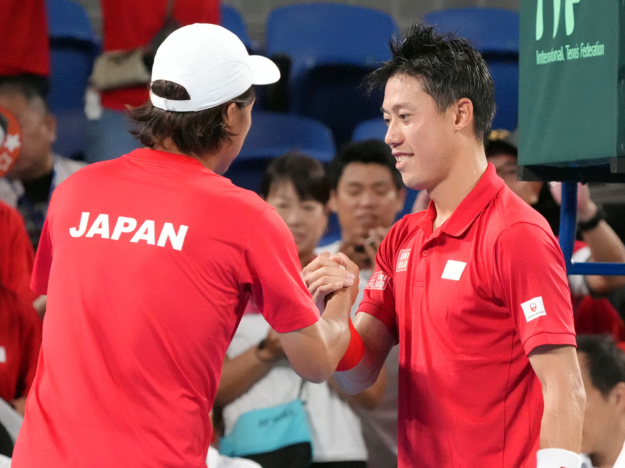 錦織が2016年3月以来の代表戦シングルスに勝利、日本が来年の