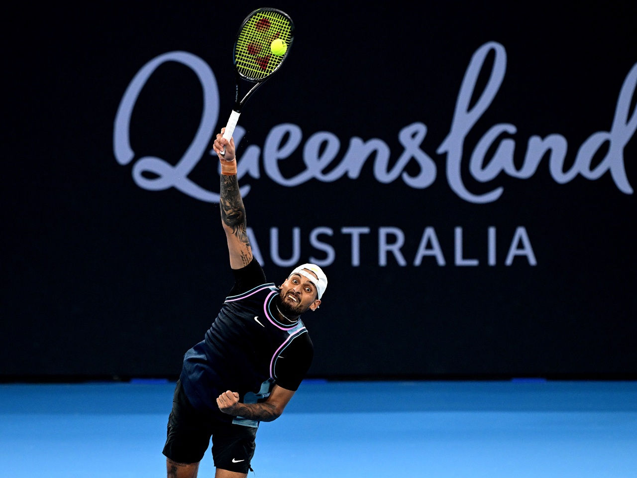 キリオスはビッグサーバー対決となったシングルス復帰戦でエムペシ