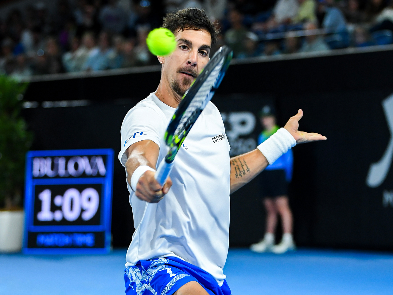 コキナキスが西岡良仁をフルセットで振りきり新シーズンをスタート