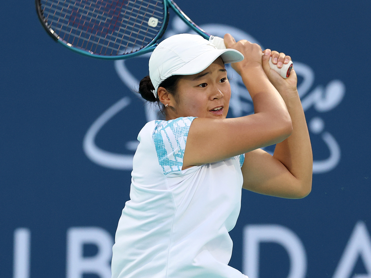 初めて世界50位以内の選手に挑戦した園部八奏はジャバーにストレート