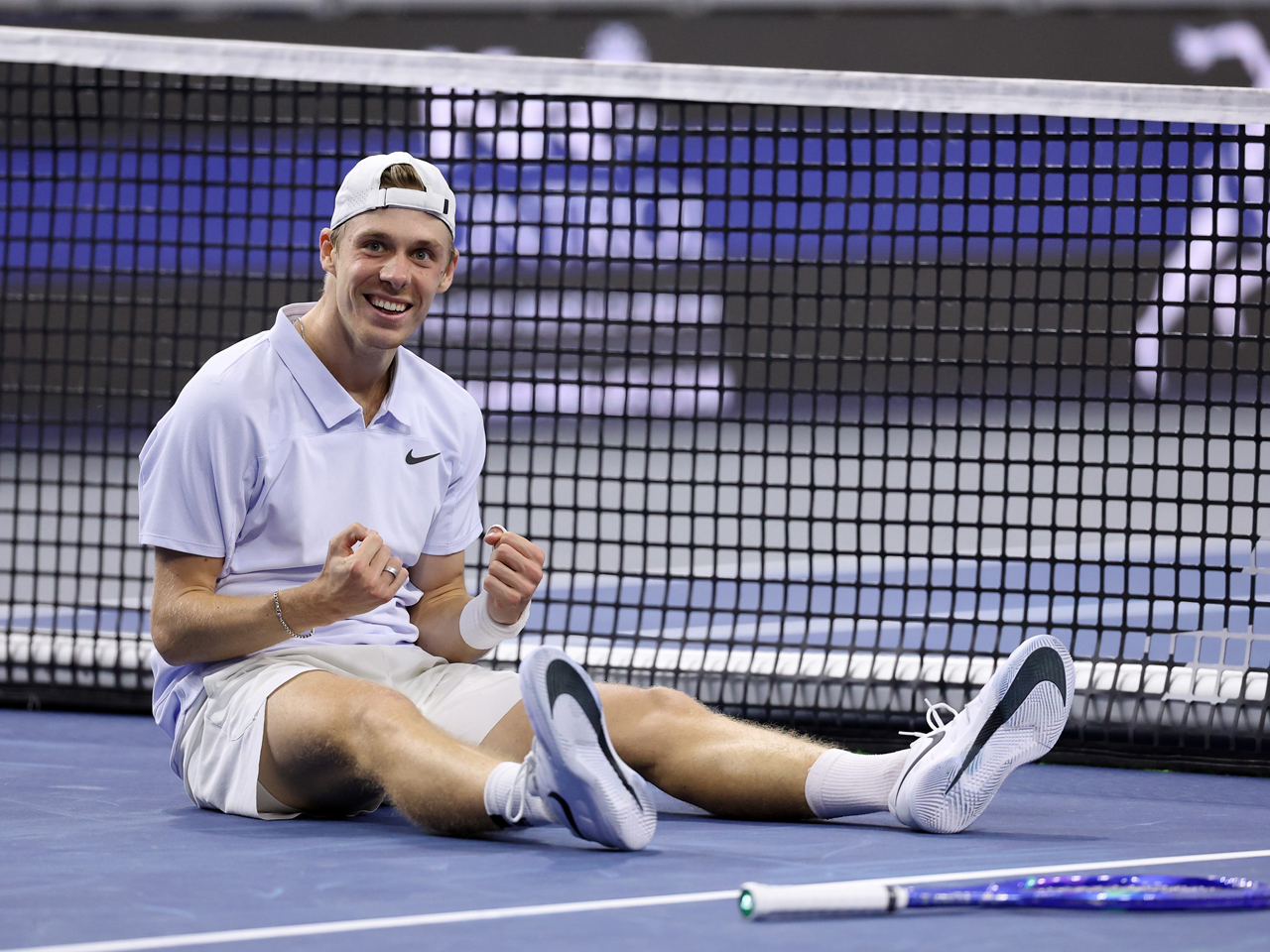 デニス シャポバロフ選手　サイン デニス シャポバロフ選手 サイン シャポバロフが披露した