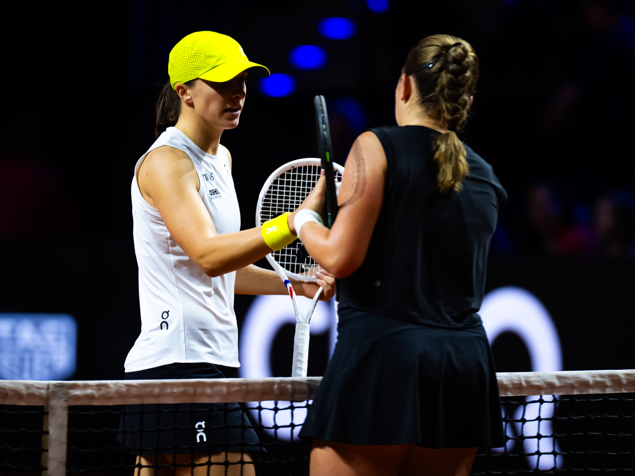 クレーコートでも状況は変わらず、オスタペンコがシフィオンテクに6戦