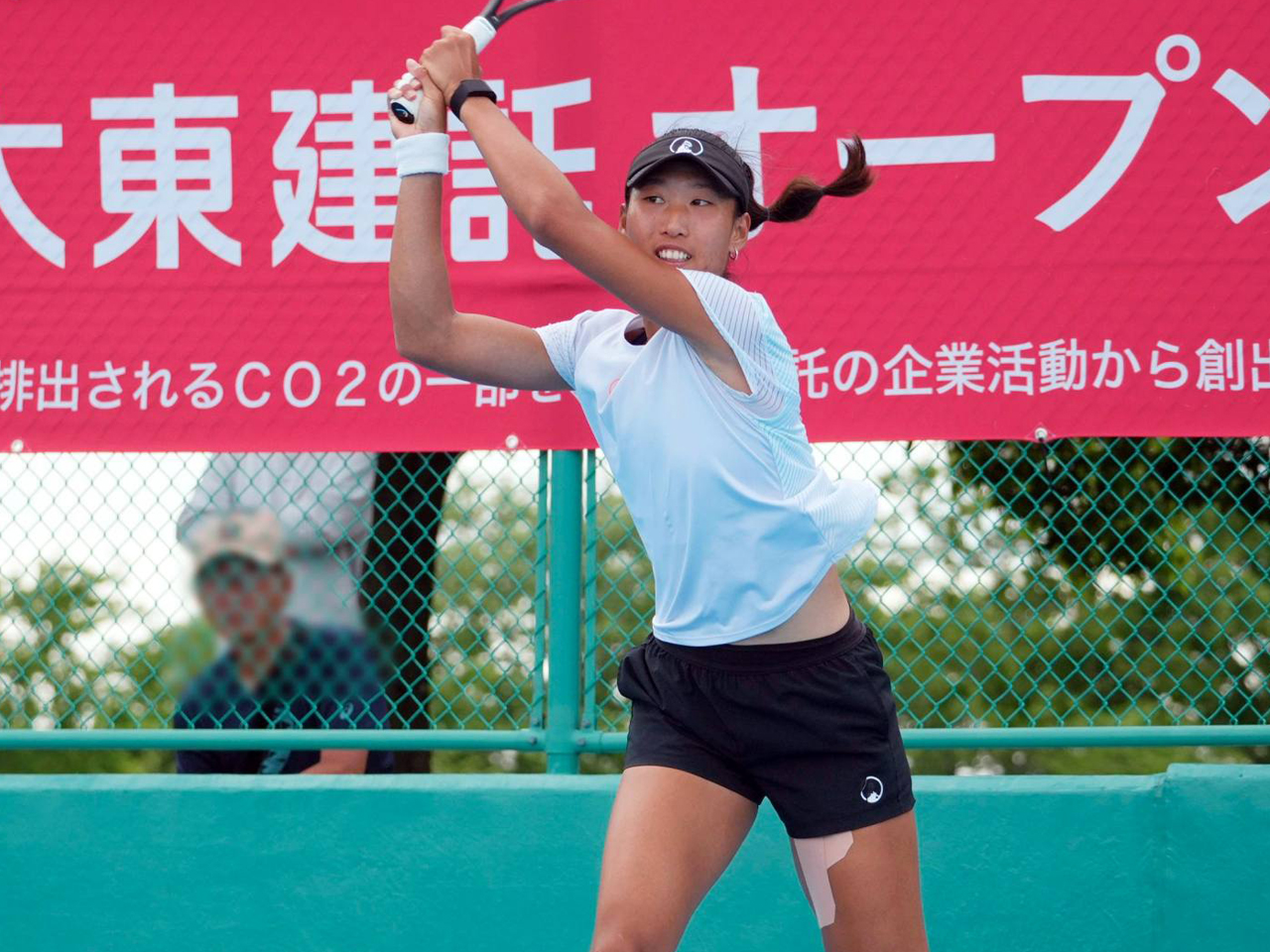 プロ1年目の18歳対決で野口紗枝に勝った木下晴結がITFツアーの