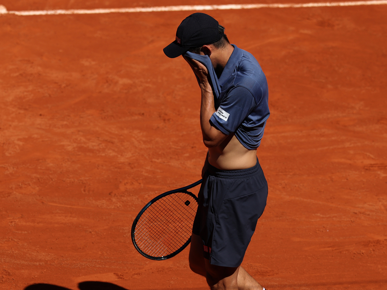 ジュネーブ2回戦を腰のケガで途中棄権した錦織がフレンチ・オープンを