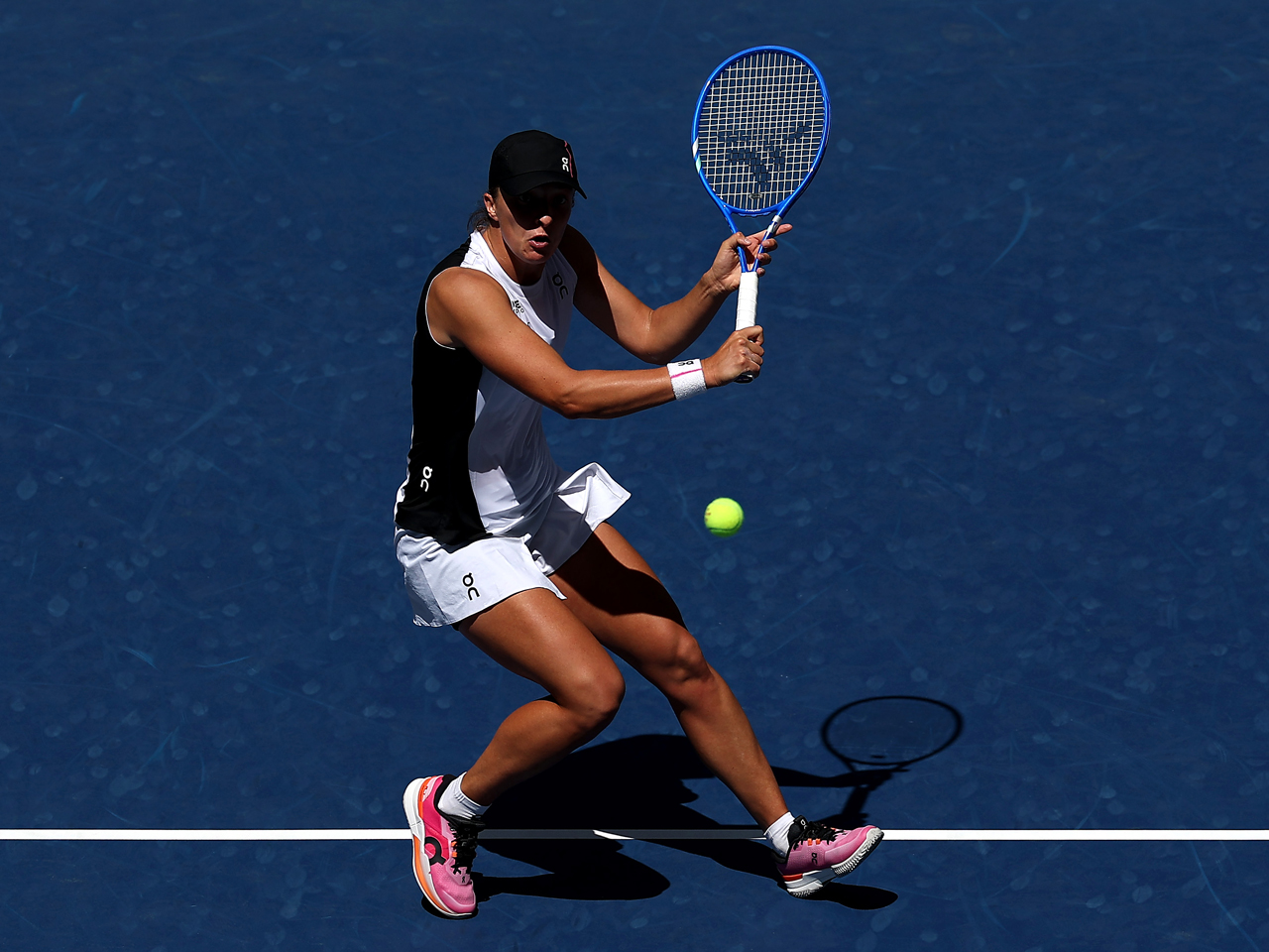 シフィオンテクが3ゲームしか落とさず初戦に快勝、シンシナティから