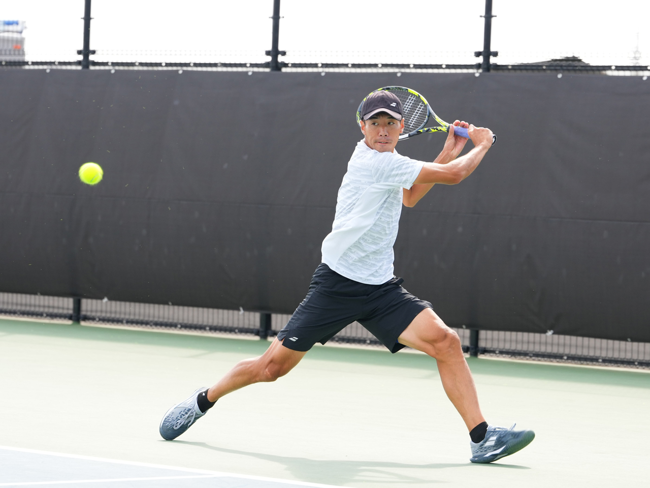 清水善造メモリアルテニスコートで開催の予選3日目が終了、男女単複