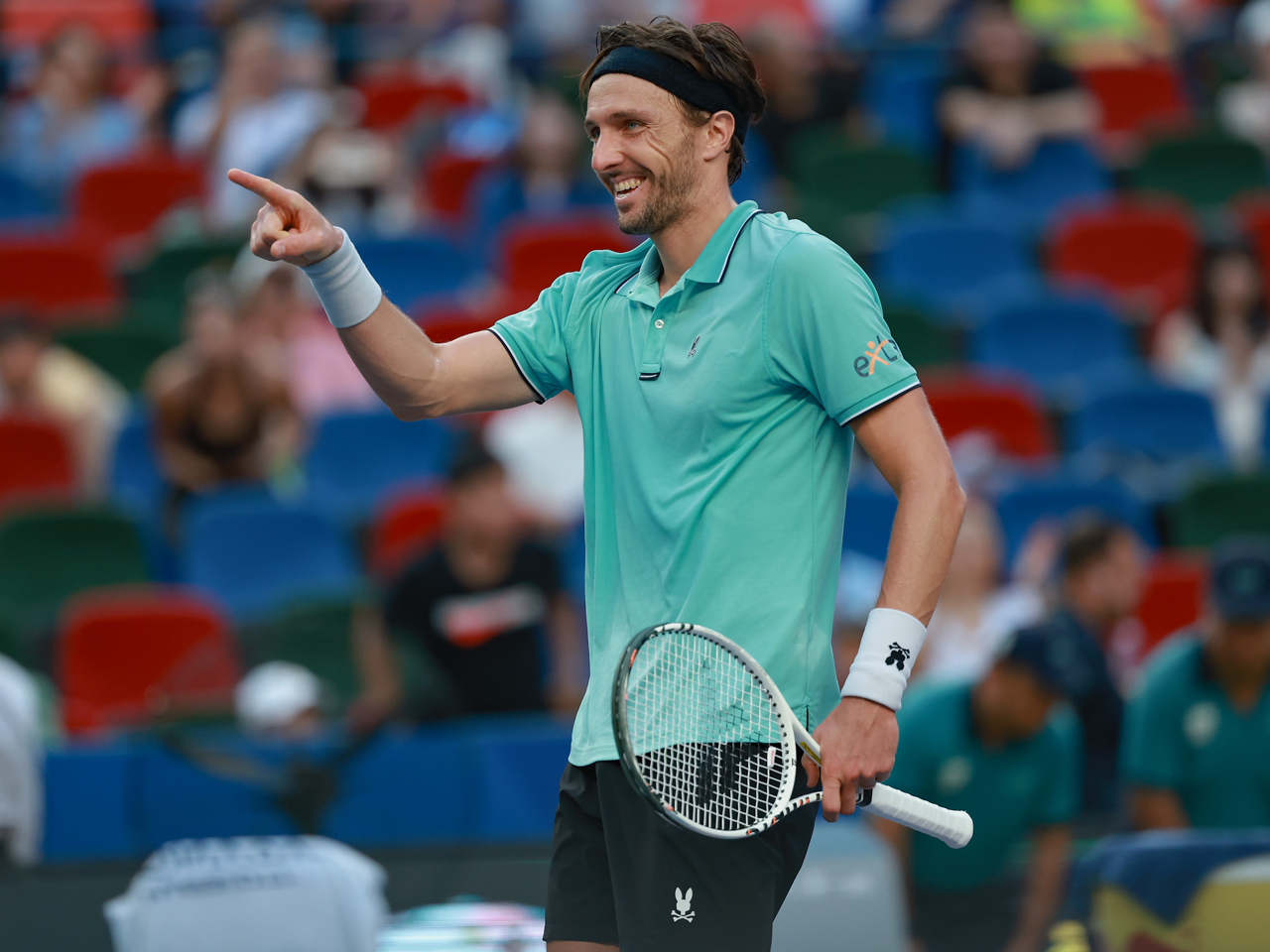 リンデルネックがいとこでテキサスA&M大の後輩バシュロに続いて準決勝