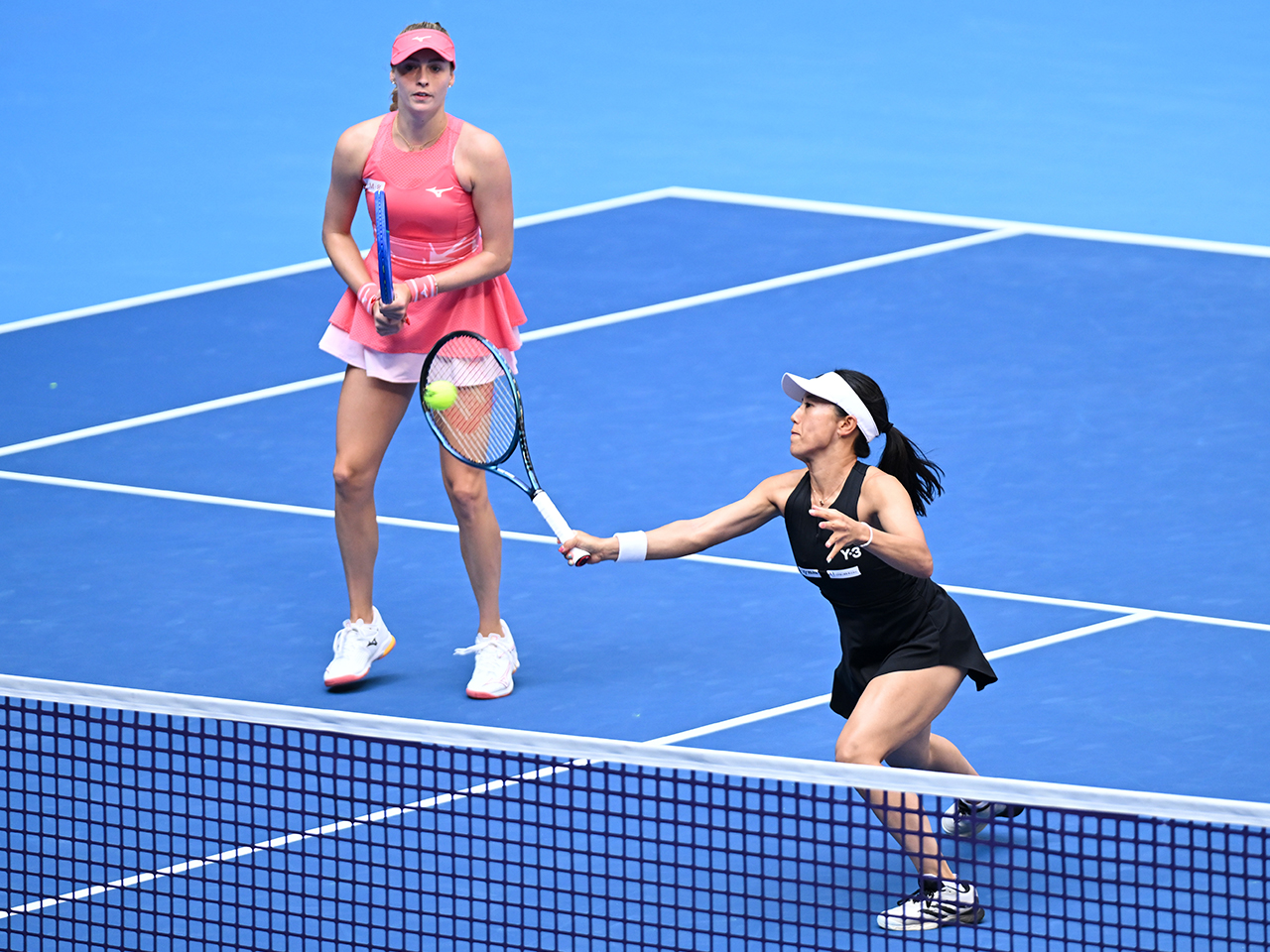 第15シードの加藤未唯／シュトーラが競り合った末の逆転勝利で2回戦を