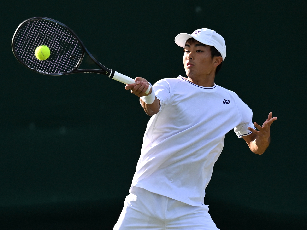 テニス日本代表セット 20歳の本田尚也が1回戦でトップシードの島袋将を倒す番狂わせ [CH50