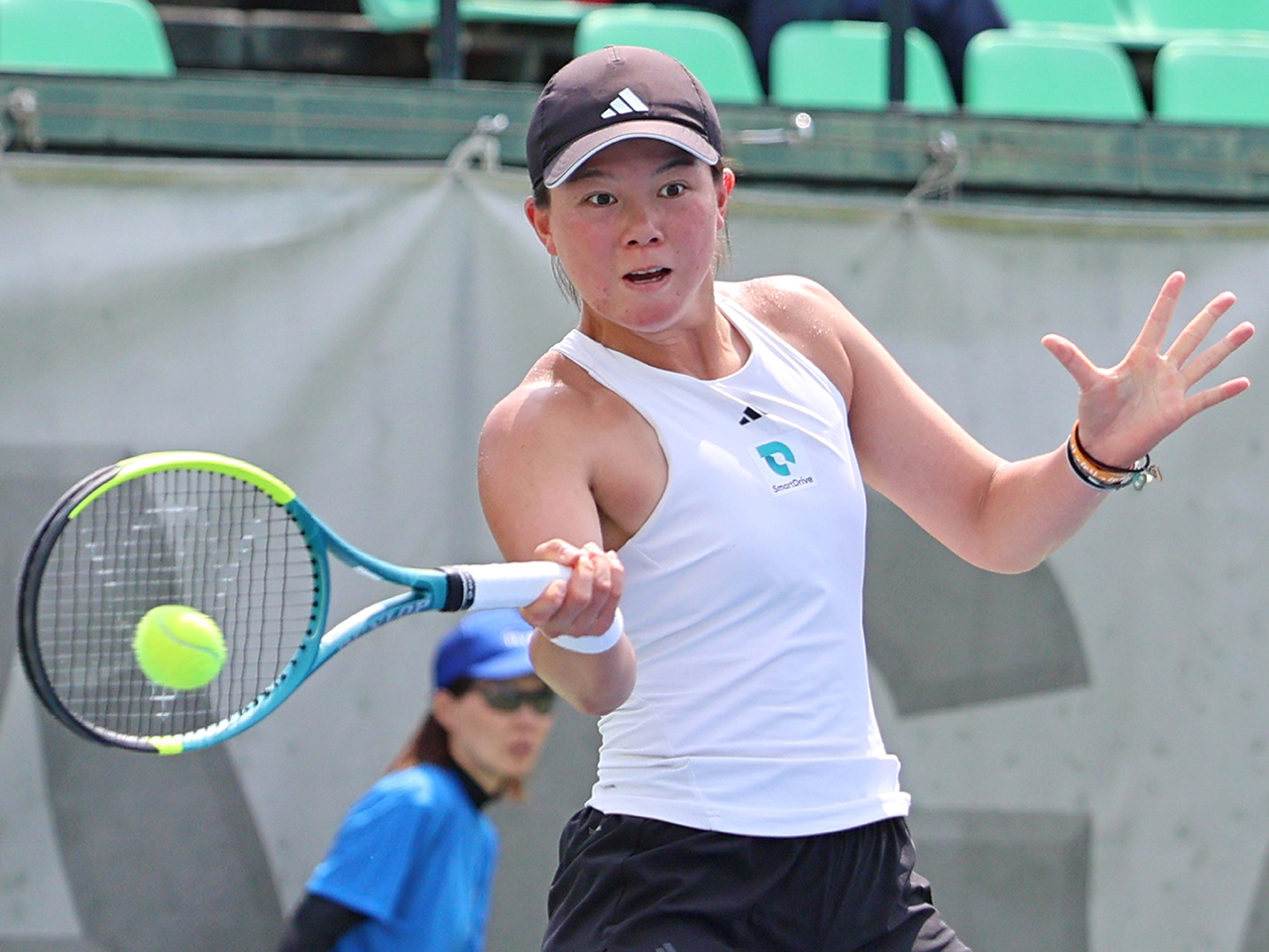 本戦がスタート、日本人対決に勝った小池愛菜が女子シングルス初戦を