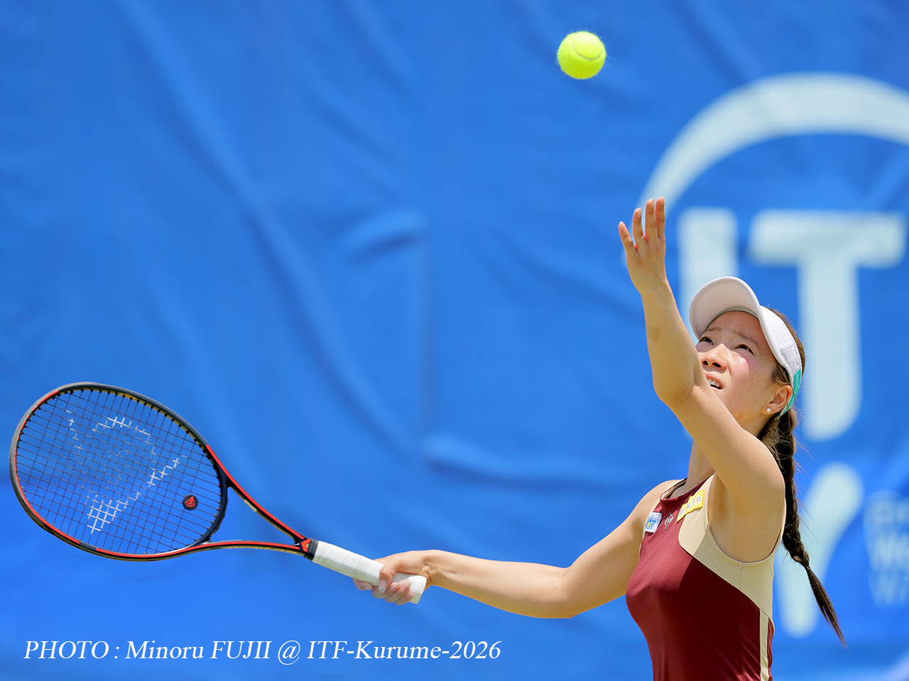 川口夏実と小堀桃子がシードダウンを演じて女子シングルス2回戦へ [W75
