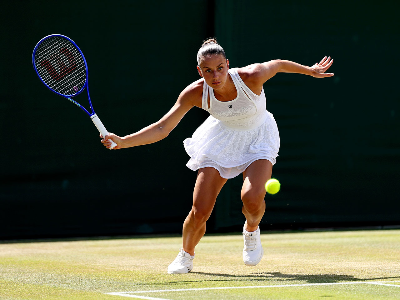 クレーコートシーズンに16勝1敗の戦績を残したコスチュクが予選勝者