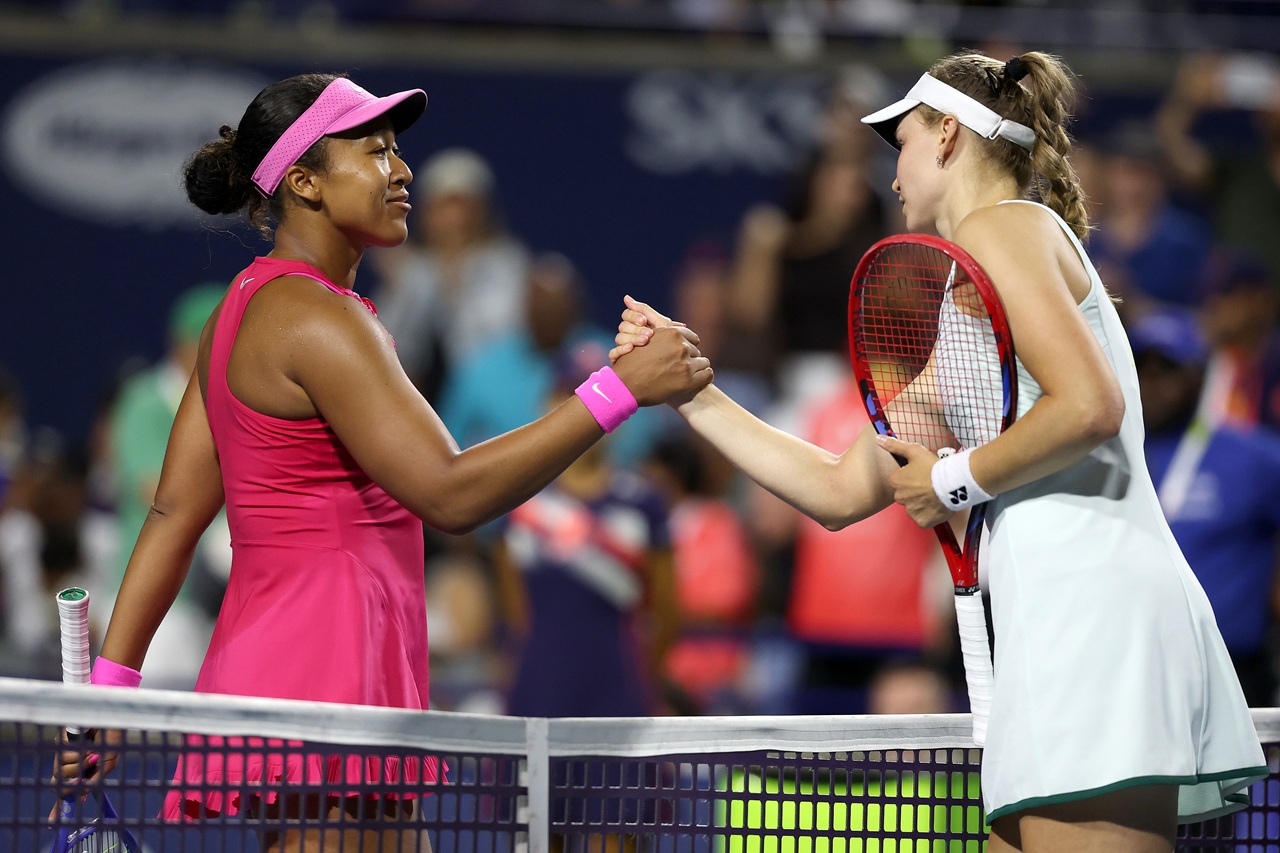 前年準優勝の大坂なおみは準々決勝で初対決の世界2位ルバキナに逆転