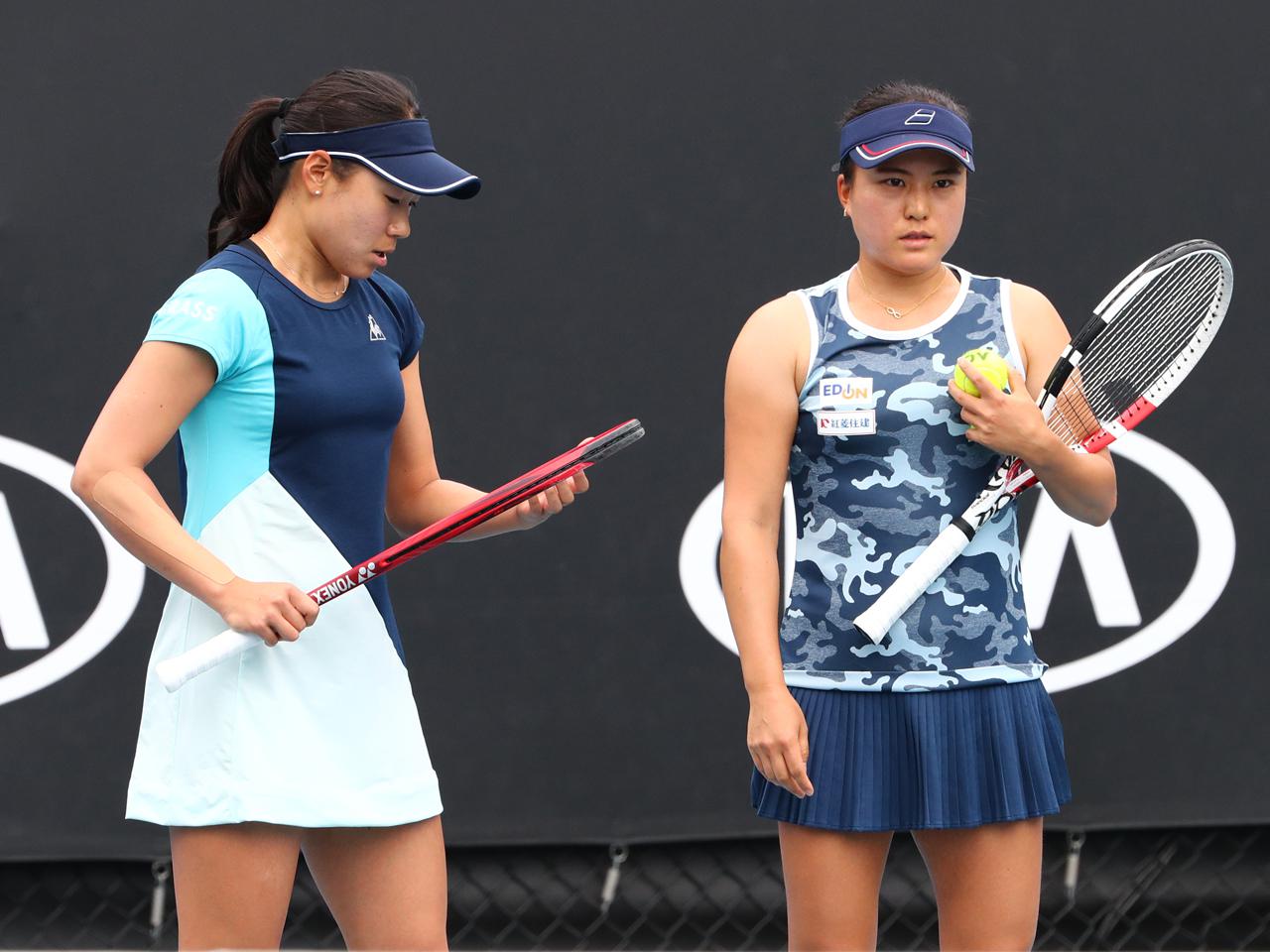 日比野菜緒／二宮真琴はロシアペアに競り負け2回戦に進めず [US