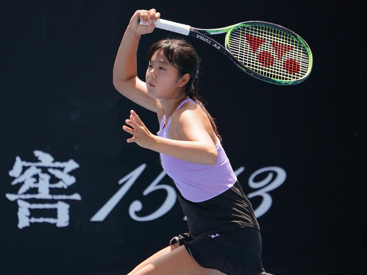 佐藤久真莉は初の2回戦突破ならず、川口夏実と内島萌夏がダブルス準々