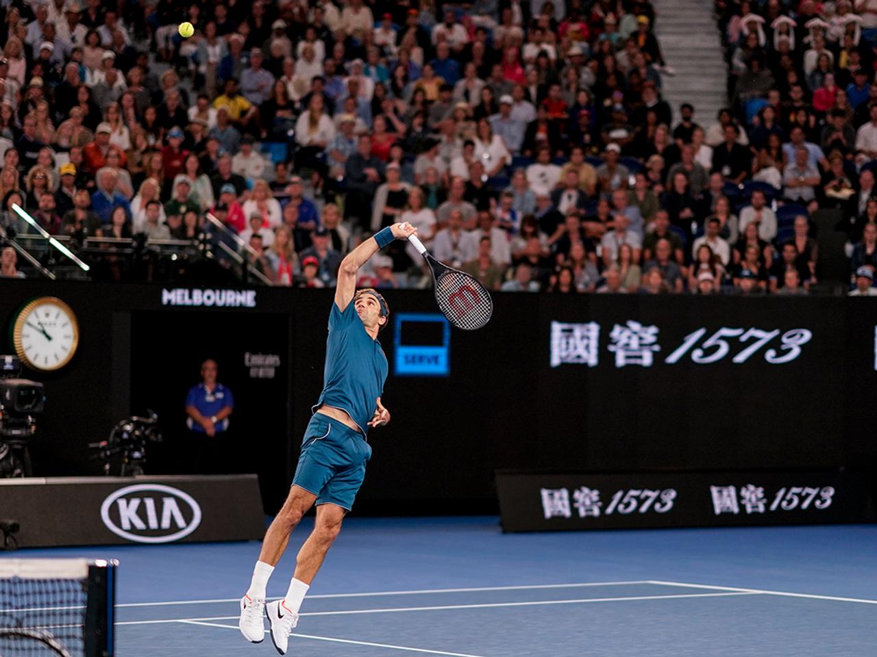 世界が目にした特別な夜ーーフェデラーが20歳チチパスに敗れる