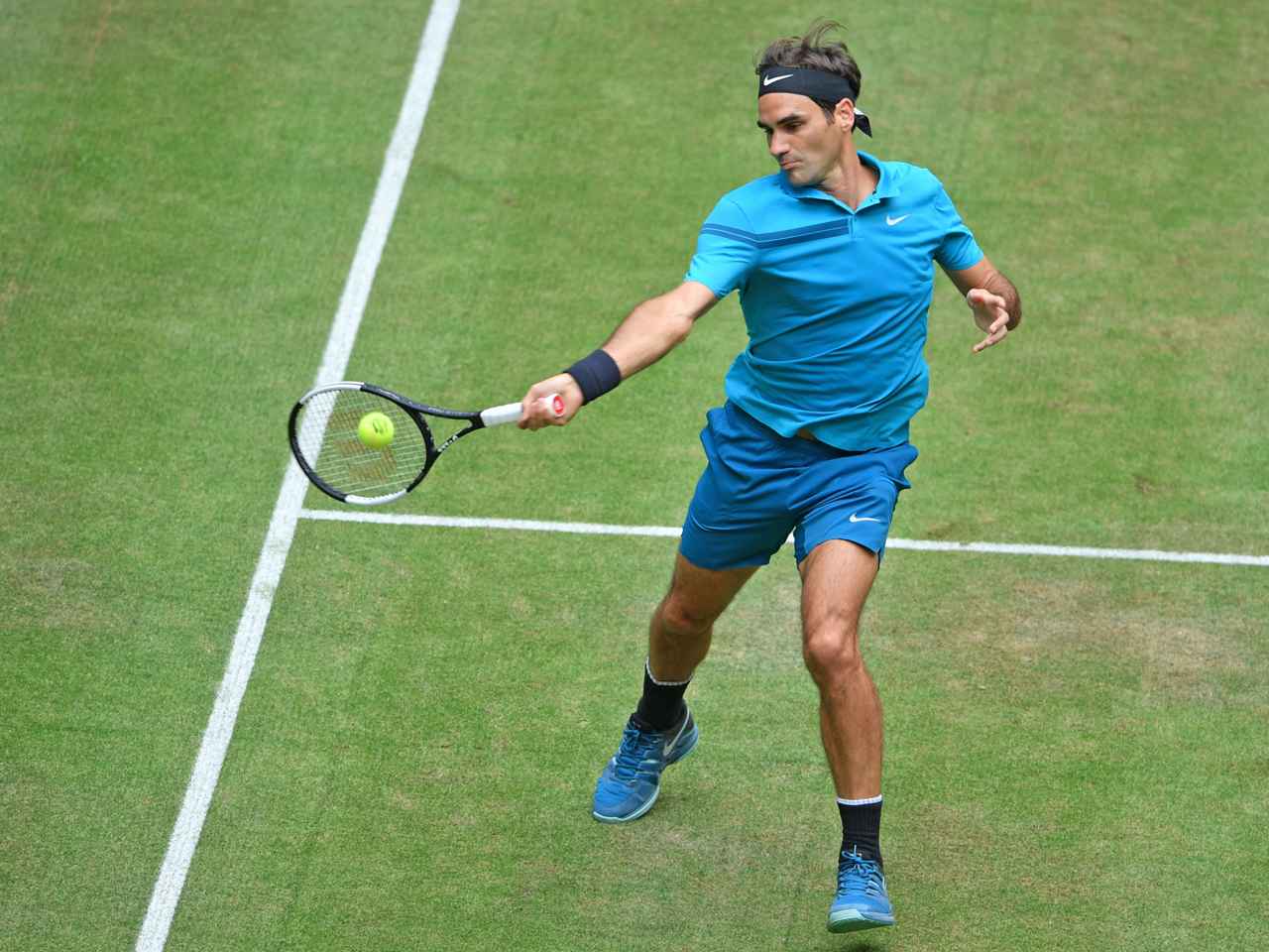 フェデラーがエブデンとの接戦を制して準決勝に進出 [ゲリー・ウェバー